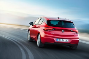 Nový Opel Astra_autokabelky_08